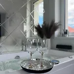 Modrzewiowa Zator شقة فندقية