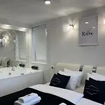 Aparthotel Modrzewiowa Zator 3*